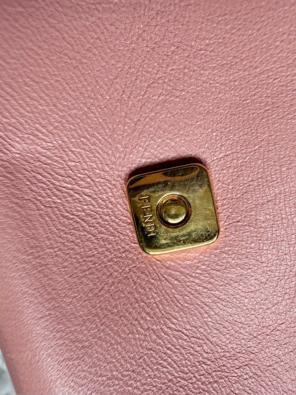 FENDI mini baguette FF pink leather logo crossbody bag with chain + box - Picture 10 of 15